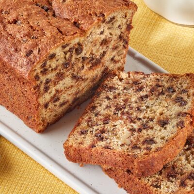Unlock the Secrets of the Perfect Banana Bread with 3 irresistible variations.